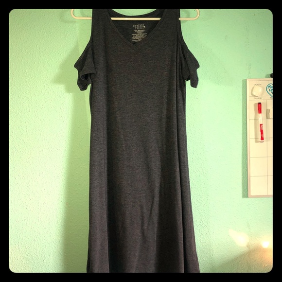 Off the shoulder sleeve formal dress - Picture 1 of 2